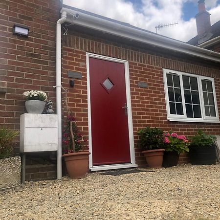 Entire Guest Suite With Gated Property Broad Blunsdon Esterno foto